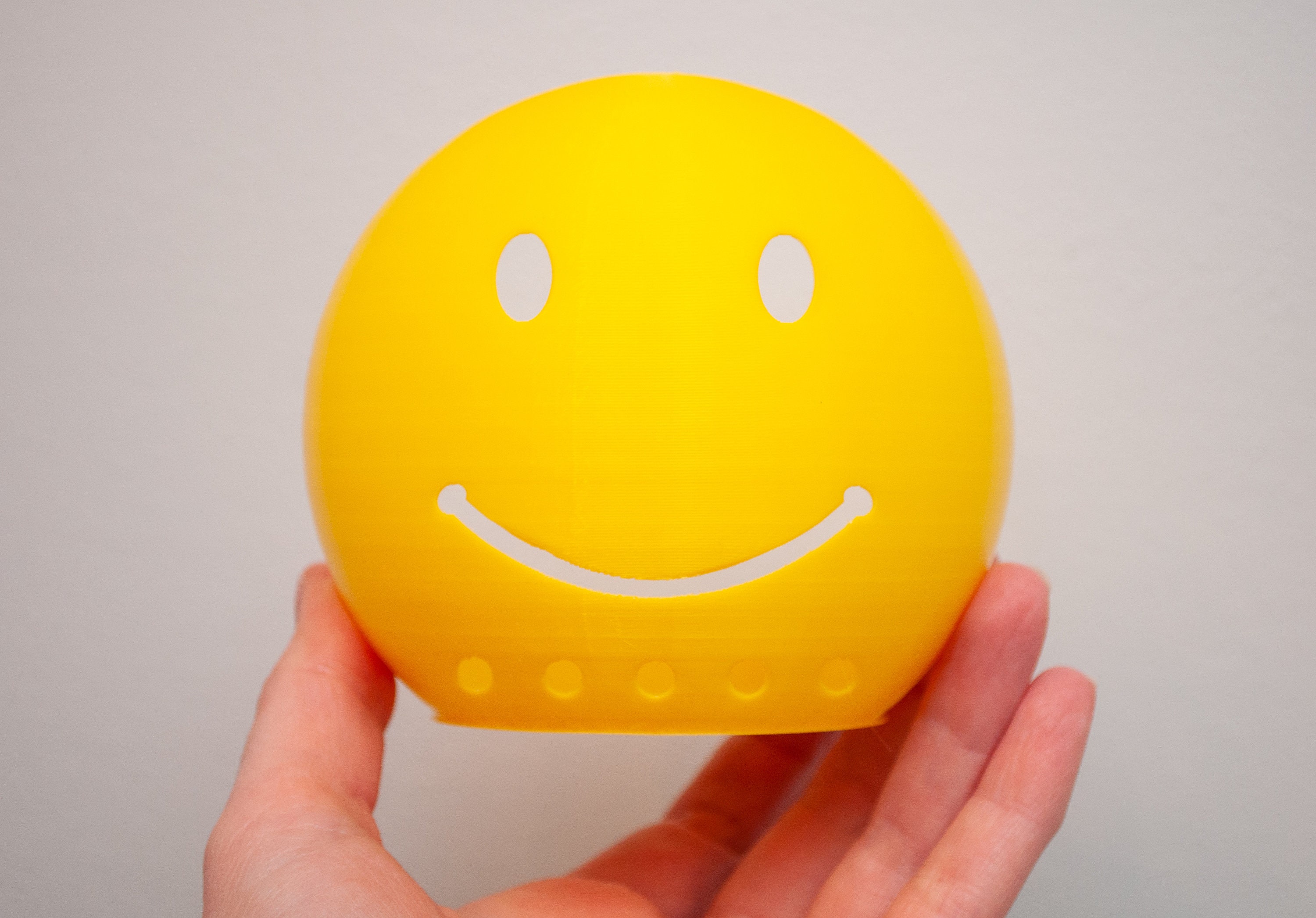 smiley face 電気スタンド Emoji Face Smart Device Stand, 4th/5th Gen, Retro Decor - Etsy