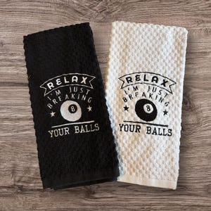 面白い刺繍入りビリヤード台タオル – 彼へのプレゼントに、ボールを割るジョークを添えた手作りバータオル