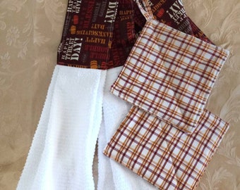 Happy Turkey Day Kitchen Boa and Potholder Set, Thanksgiving Kitchen Boa Set, Cooks Towel, Dowble Dish Towels, Thanksgiving Kitchen Scarf