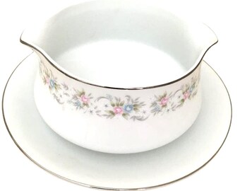 ROYAL GALLERY Suzanne #3134 Gravy Boat & Attached Underplate Platinum Trim Japan