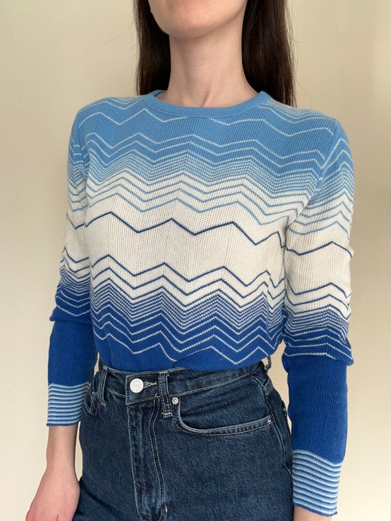 Blue & White Ombré Zigzag Striped Sweater