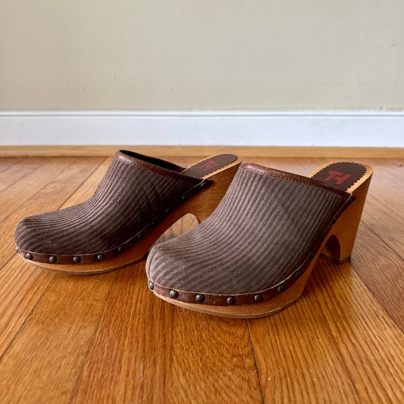 Brown wooden heels top