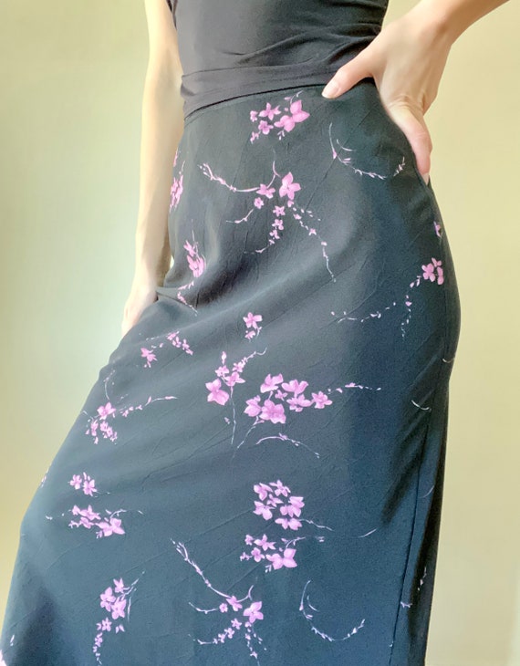 Black & pink floral maxi skirt - image 8