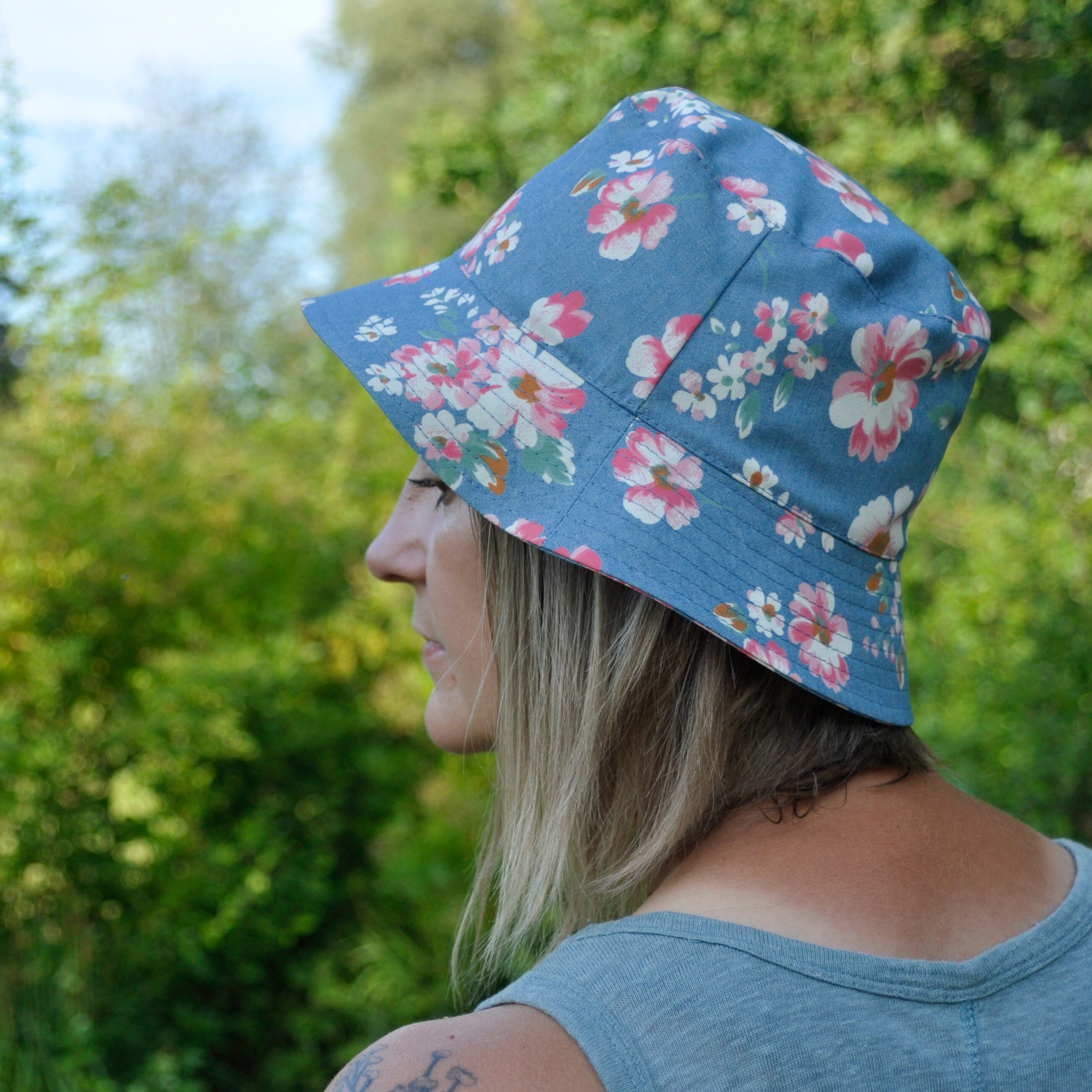 Floral Denim Bucket Hat: Women display picture 3