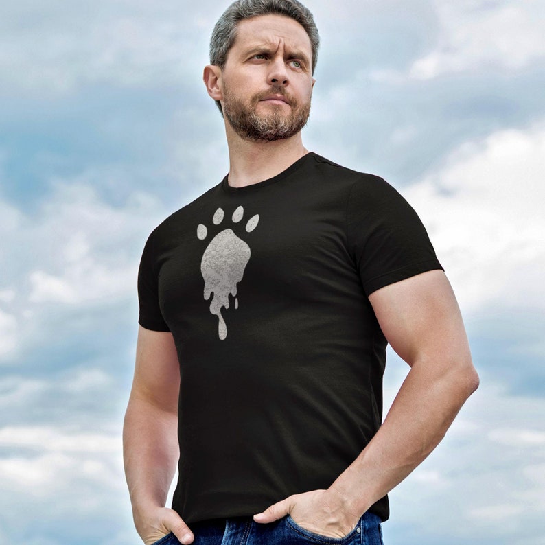 Trail | Gay Bears, Cubs, Queer Otters T-shirt | Cum Loving, Scruffy, Bearded Muscle Daddies & DILFs Hunting for Cock