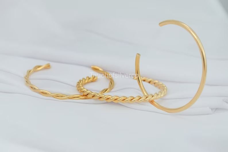 Chiara Wrist Cuff Bracelet - Gold - Brass - Sézane