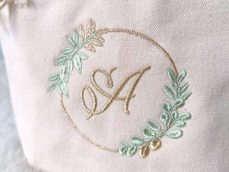 Customizable clutch bag with embroidered name or monogram, for wedding or gift, in organic cotton, travel kit image 2