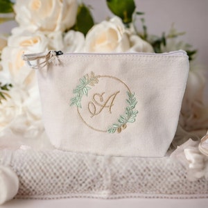 Pochette personalizzabile con nome o monogramma ricamato, per matrimonio o regalo, in cotone organico, kit trousse viaggio immagine 1