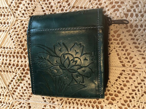 Green Tooled Leather Wallet Purse Made in Paraguay - image 3