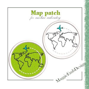 Puede incluir: Dos parches bordados con un mapa del mundo y un avión turquesa. Un parche tiene un fondo verde, el otro es blanco. El texto dice "Map patch for machine embroidery" y "MaggieEmbDesign".