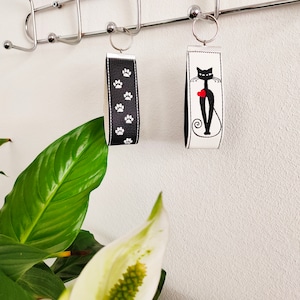 Cat paw footprints keychain Cat machine embroidery design keychain