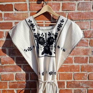 Hand Embroidered Mexican Cotton Kaftan: Boho Summer Dress