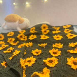 Sunflower Crochet Blanket, Retro Granny Throw, Unique Afghan Bedspread, Unisex TV Blanket, HandMade Home Decor, Statement Housewarming Gift