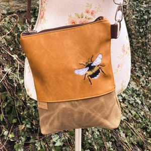 Bumblebee bag image 1