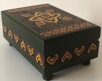 Boîte secrète en bois faite à la main/boîte à bijoux/boîte à souvenirs/noeud celtique/boîte en bois verrouillable/coffre avec coeurs/boîte à ouverture secrète/boîte à trucs