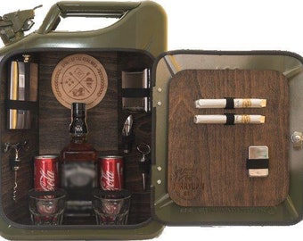 Die ultimative Männerhandtasche für Jäger The JerryCan Bar // Geschenk Jagd Die ultimative Männerhandtasche für Jäger The JerryCan Bar // Geschenk Jagd