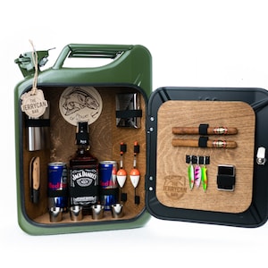 Men's handbag with a difference -Power of Silence- The minibar for real fishermen