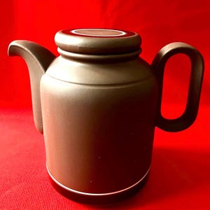Hornsea Pottery ‘Contrast’ pattern 1977 vintage ceramic coffee pot 170mm. tall designed by Martin Hunt in superb condition FREE POSTAGE