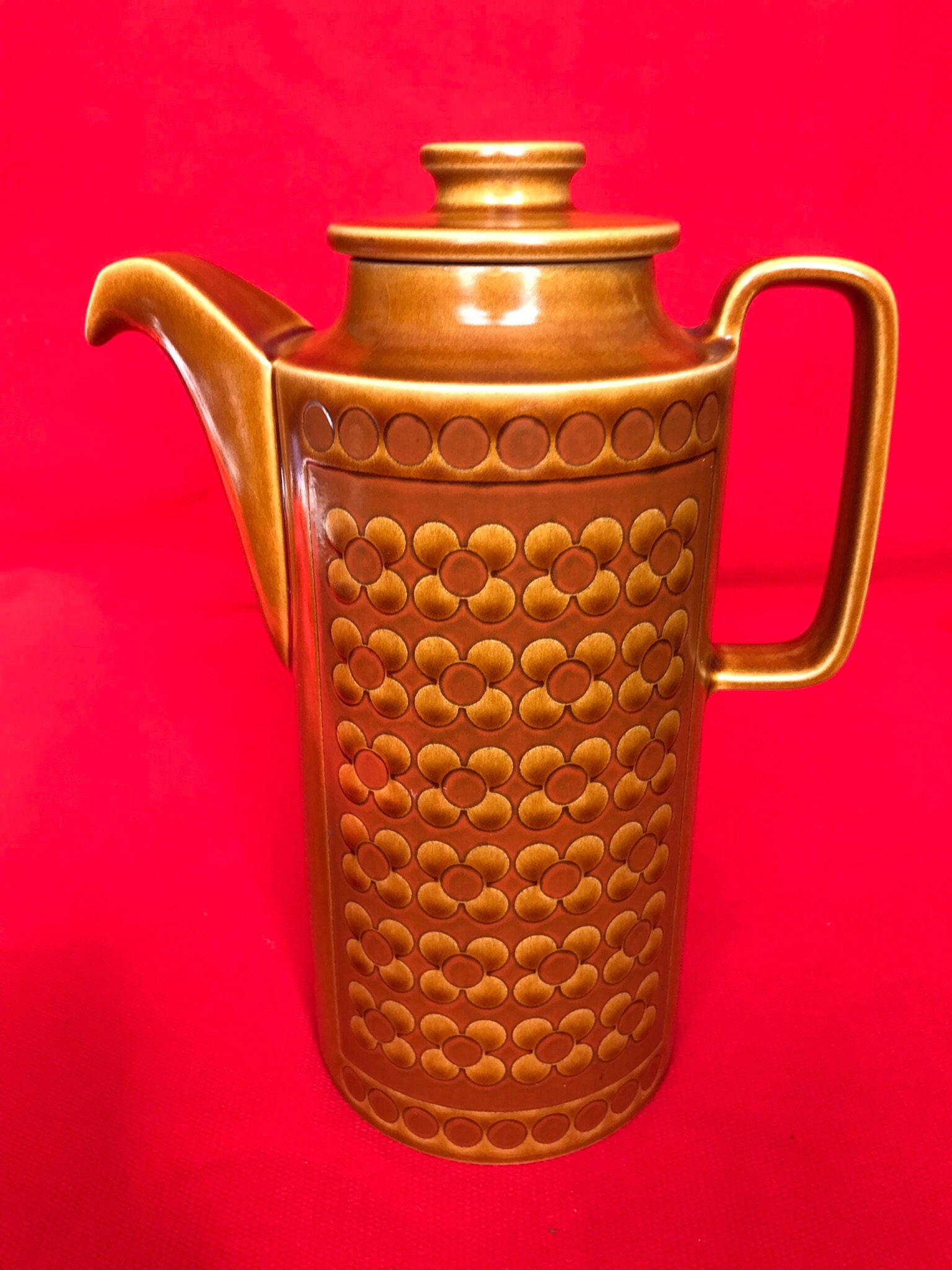 Hornsea Pottery 'Saffron' pattern 1974 vintage ceramic coffee pot designed by John Clappison 250mm. tall in superb condition