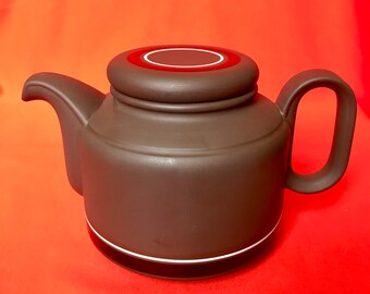 Hornsea Pottery ‘Contrast’ pattern 1978 vintage ceramic teapot 125mm. tall