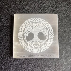 Beautifully etched by hand with the Tree of Life and a Celtic knot work around it, these Selenite charging plates will help to cleanse and clear all forms of negativity from your crystals or jewellery. 13cm x 1.5cm
