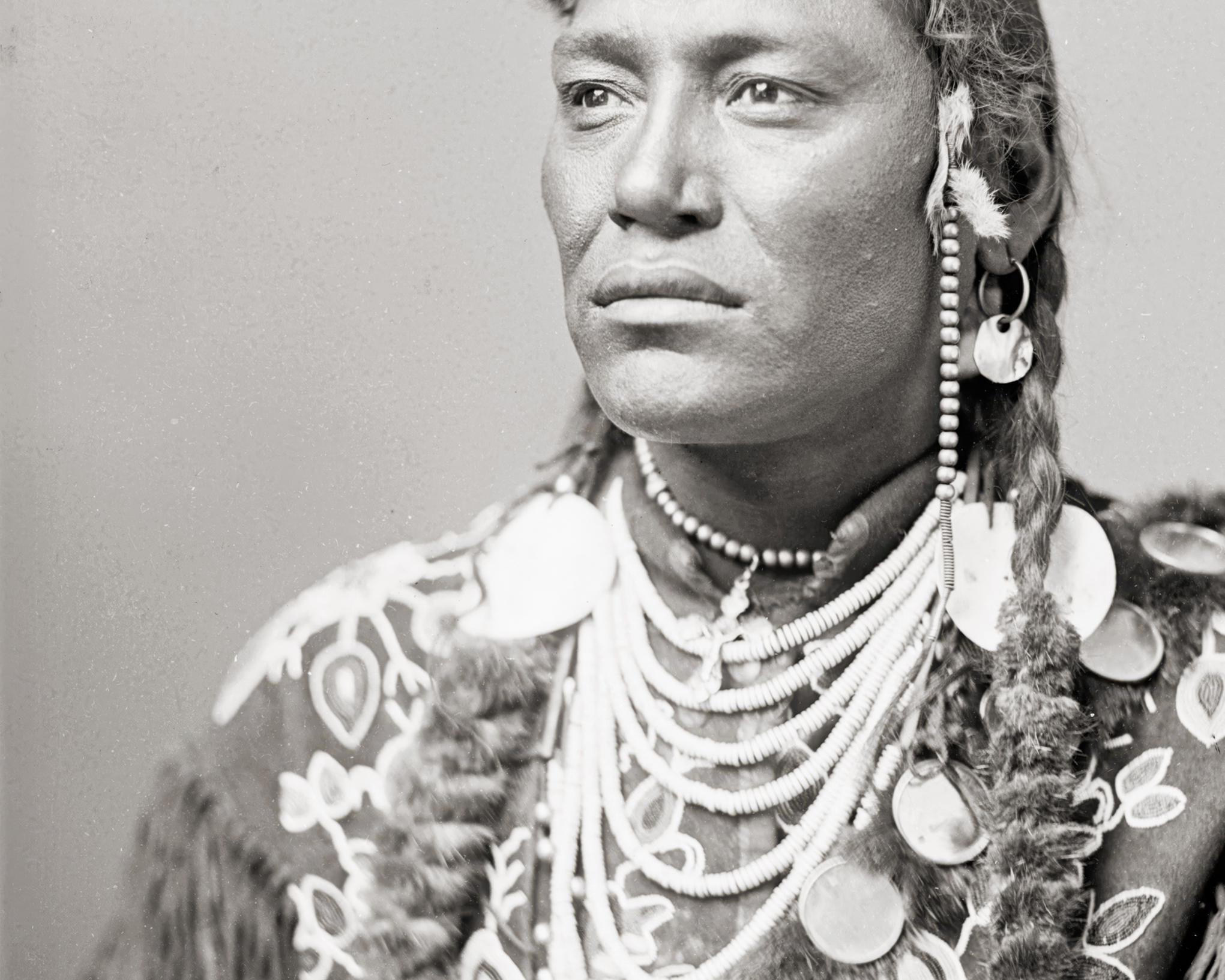 Chief Little Head Crow Print: Vintage Native American Portrait - Etsy