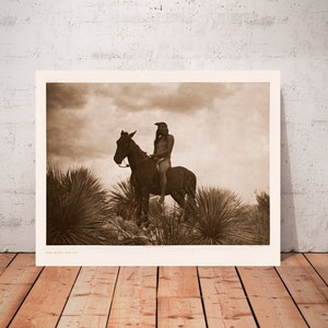 The Scout-Apache di Edward Curtis da The North American Indian, scout Apache, indiano Apache, Apache Curtis, indiano Curtis.