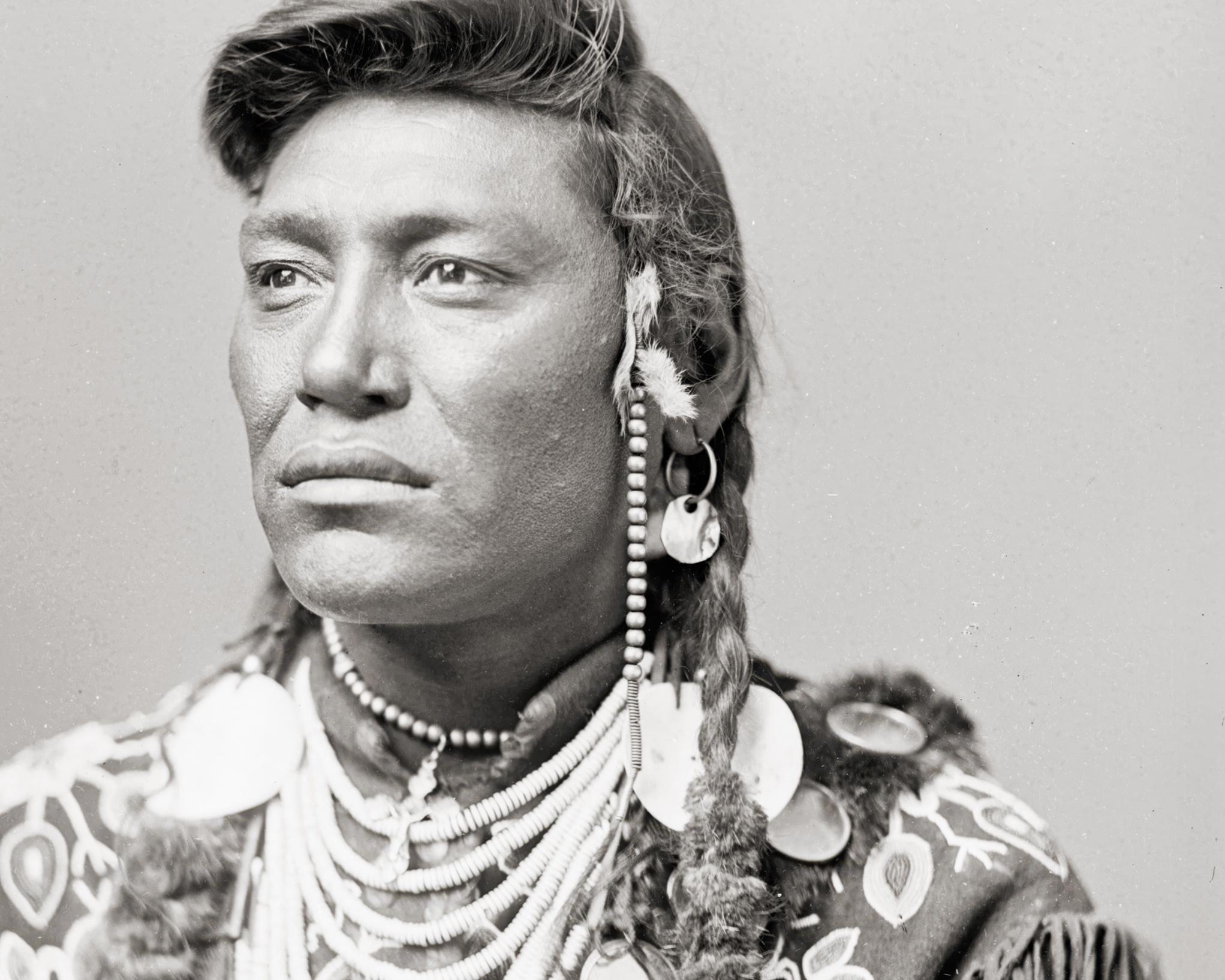 Chief Little Head Crow Print: Vintage Native American Portrait - Etsy