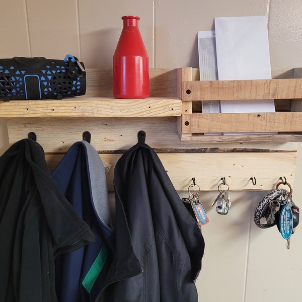 Rustic entryway shelf with coat hooks, Wall mounted, Reclaimed pallet wood, Key holder & Mail organizer