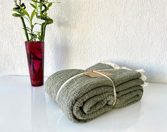 Gemütliche Musselin Decke, 100% Baumwolle Musselin Komfort Tagesdecke, Hergestellt in der Türkei, 4-lagige Decke aus weichem Musselin für alle Jahreszeiten, Moosgrün