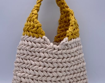 Bolsa de ganchillo hecha a mano