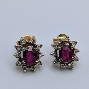 Pendientes vintage de rubí rojo, elegantes, con diamantes engastados en oro.