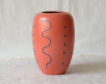 Minimalistic red vase  |  Scheurich 634 20