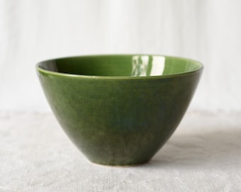 Green salad bowl  |  1950s Swedish ceramic JIE Gantofta