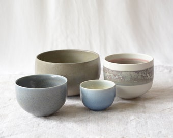 Minimalist bowls in blue tones  |  vintage pottery from Japan