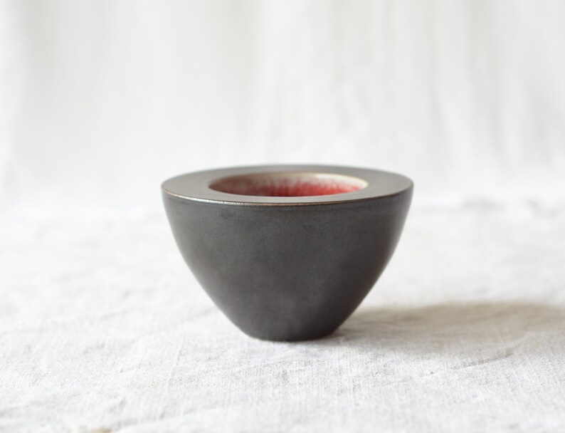 Small asian dishes minimalist black and red pottery 3 pieces image 5