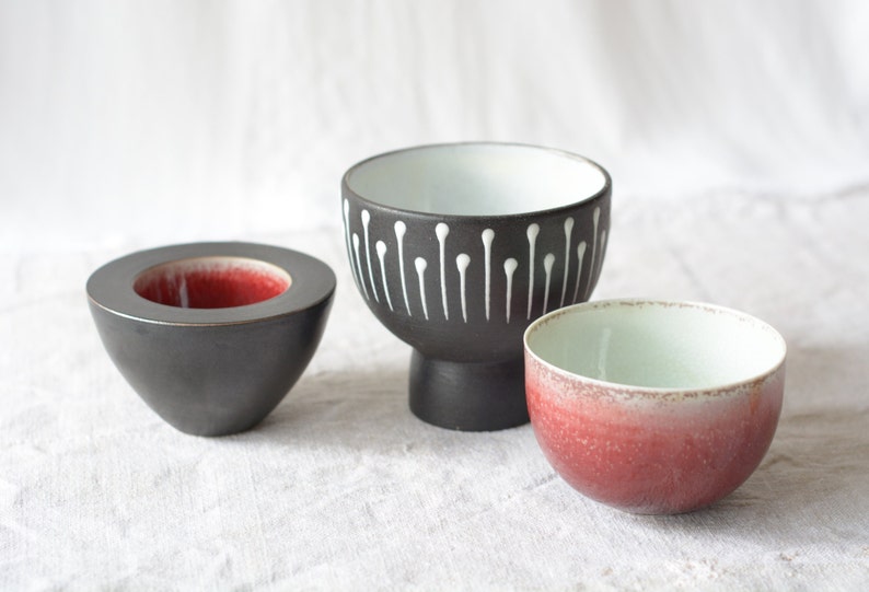 Small asian dishes minimalist black and red pottery 3 pieces image 2