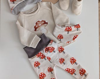 Leggins / Fliegenpilz / Frenchterry Stoff / Baby hose / Hose / Handmade/ Stoffeigenproduktion/ Mädchen /Babyoutfit