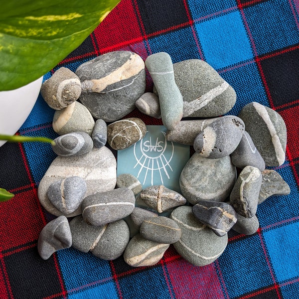 Piedras de deseos escocesas / Piedras de la suerte / Conjunto de 3 - En toda Escocia / Folclore celta / Piedra druida / Piedra bruja / Regalo de colección aleatoria