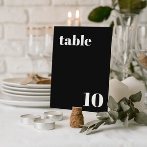 Numéro de table de mariage élégant et tendance, numéro de table noir, modèle de carte de numéro de table minimaliste | VÉRO