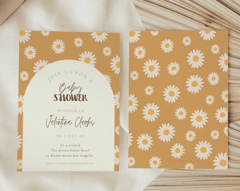 Può includere: Un invito a un baby shower con sfondo giallo e margherite bianche. Il testo recita "Join us for a Baby Shower in honor of Valentina Clarks 06.03.22 Alle 16:00 L'hotel dream house 12 dream street Los Angeles RSVP a: valentinaclark@gmail.com"