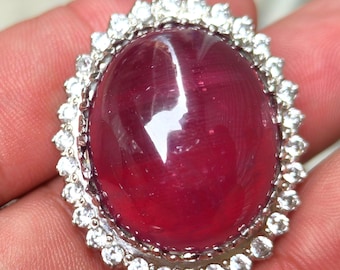 Hanger van 63 karaat natuurlijke robijn: gerhodineerd sterlingzilver