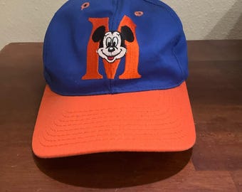 Vintage 1990s Disney Mickey Mouse M baseball Embroidered Snap Back
