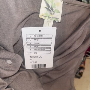 Pode incluir: Uma etiqueta cinza com texto branco e um c&oacute;digo de barras. A etiqueta diz "S 18450247", "C 4112", "V 07528", "S 1136", "S 11136U BRA", "Y 070", "NEUTR MOT", "S 78,00 &euro;".