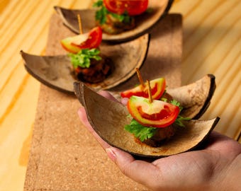 Barquitos de cáscara de coco Thenga: Barquitos ecológicos artesanales para servir aperitivos, entrantes y dulces festivos (juego de 10)