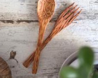 Cuchara y tenedor de madera de coco Thenga (2 cucharas + 2 tenedores) / Ecológico, natural y hecho a mano