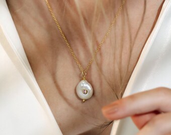 Dainty Pearl Necklace With Birthstone, Pearl Pendant Necklace, Baroque Pearl Necklace, Minimalist Necklace, Christmas Gift, Anniversary Gift