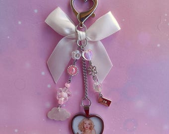 Rosé keychain, Rosé merch, Rosé keyring, Rosé gifts, beaded bag charm, Rosé jewelry, Blackpink, Blackpink merch