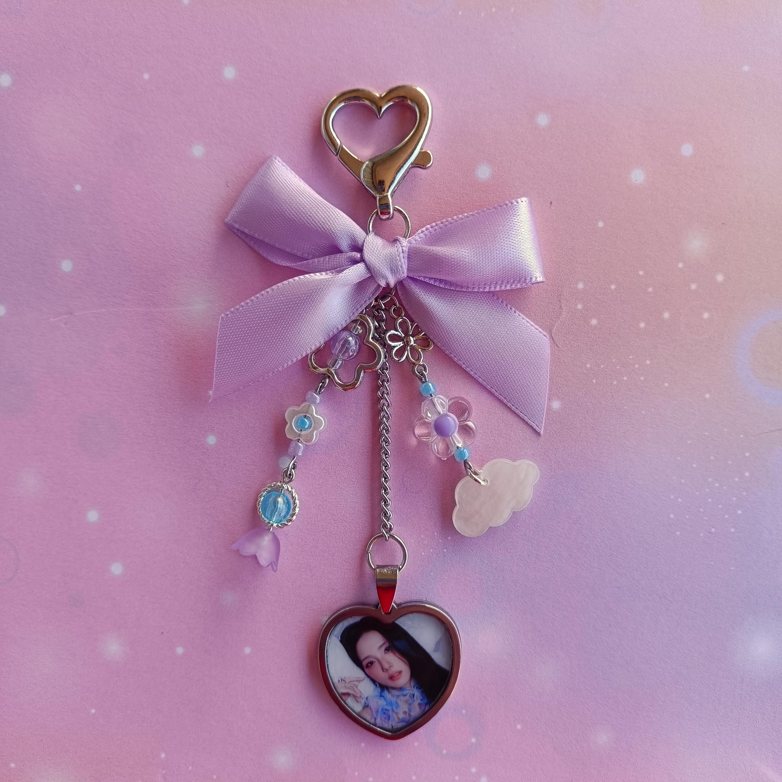 Jisoo keychain, Jisoo bag charm, Jisoo keyring, Jisoo merch, Jisoo gifts, Jisoo jewelry, Blackpink, Blackpink merch, Blackpink keychain