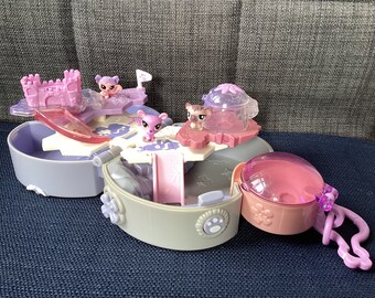 Ensemble de jeu compact Littlest Pet Shop LPS Teeniest Tiniest violet et gris avec trois animaux de compagnie de rechange